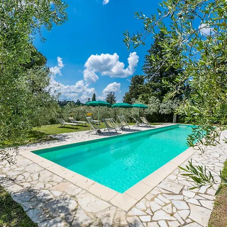 Policleto By Interhome *